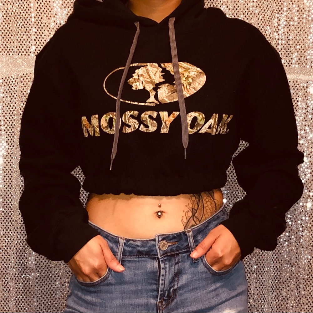 MOSSY OAK CROPPED HOODIE